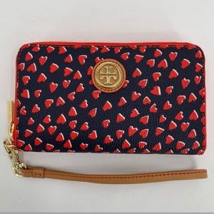 Tory Burch Kerrington Wallet wristlet heart pattern